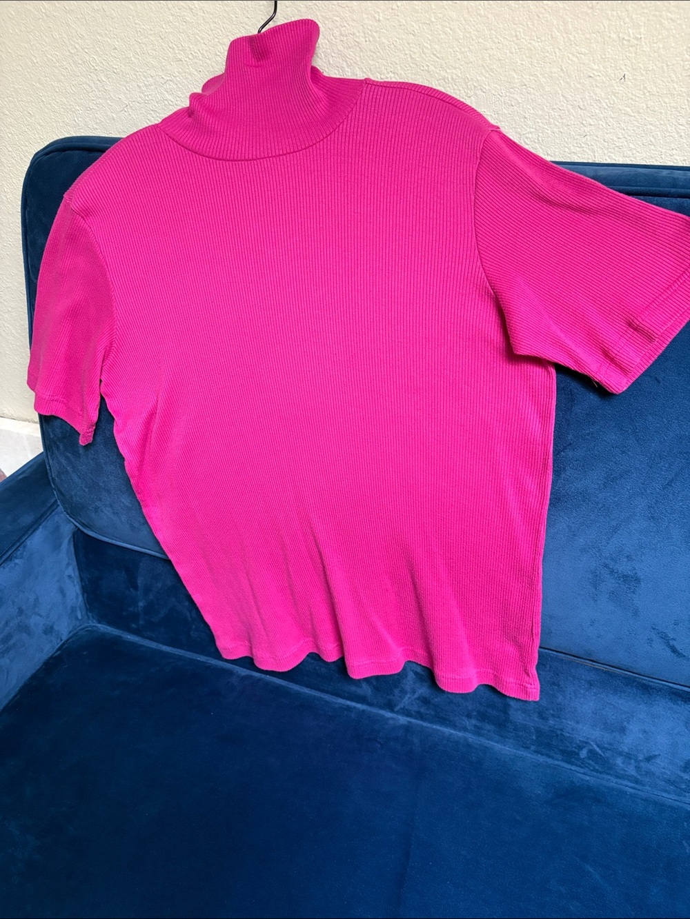 Ribbed Short-Sleeve Turtleneck Tee in Bright Fuchsia